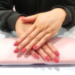 naiyah-nails-biab-manicure-pink-coral-nails-manicure-naiyah-nails-gelx-biab-builder-gel-polish-manicure-flowers-nail-art-nails-brixton-nails-luxury-london-salon-spa-nails-s