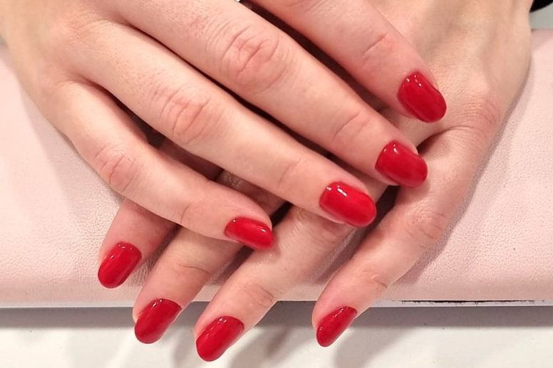 naiyah-nails-russian-manicure-biab-russian-mani-brixton-streatham-cherry-red-nails-luxury-london-salon-spa-clapham-FEATURE