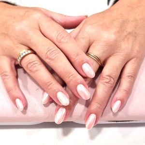 naiyah-nails-session-nails-editorial-nails-russian-manicure-biab-brixton-london-pearlescent-chrome-sheer-classy-natural-organza-nails-biab-almond-nails-russian-mani-luxury-chrome-nails